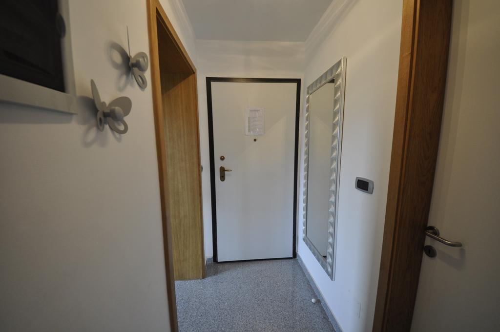 Alessia Apartments-Top Location And Garage Parking ロヴィニ エクステリア 写真